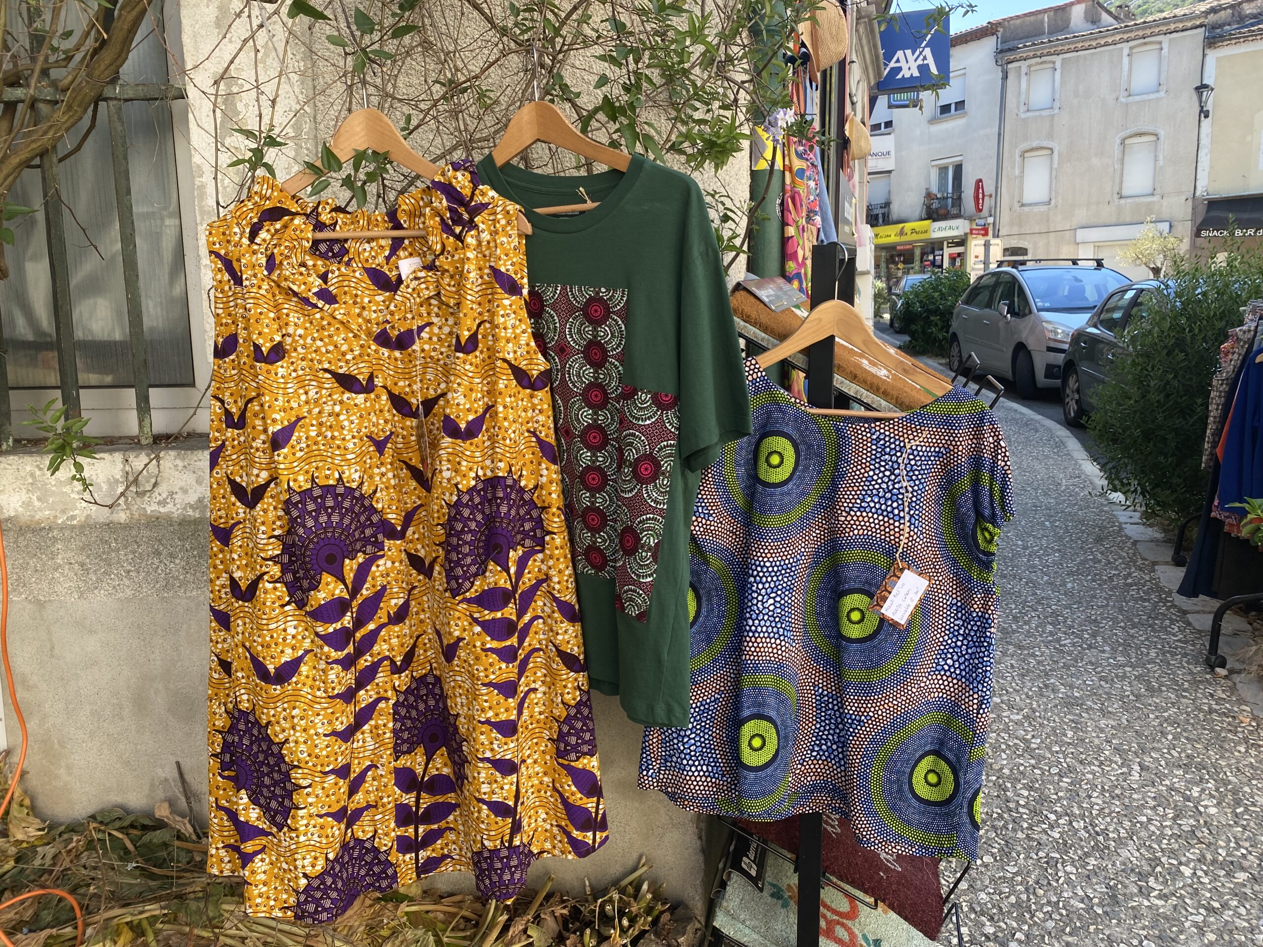 Accessoires et vêtements en Wax